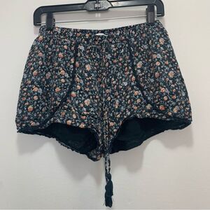 American Eagle Flowy Floral Shorts Size Medium